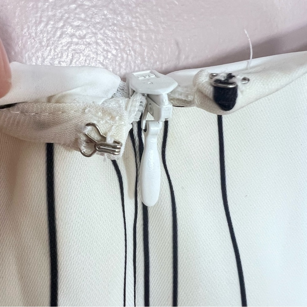 Calvin Klein Crew Neck Sleeveless Women's Shift Dress White Stripes Size 8 - Picture 8 of 12